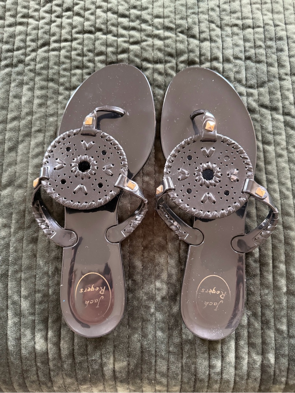 🖤 Jack Rogers Black Jelly Sandals – Medallion Detail